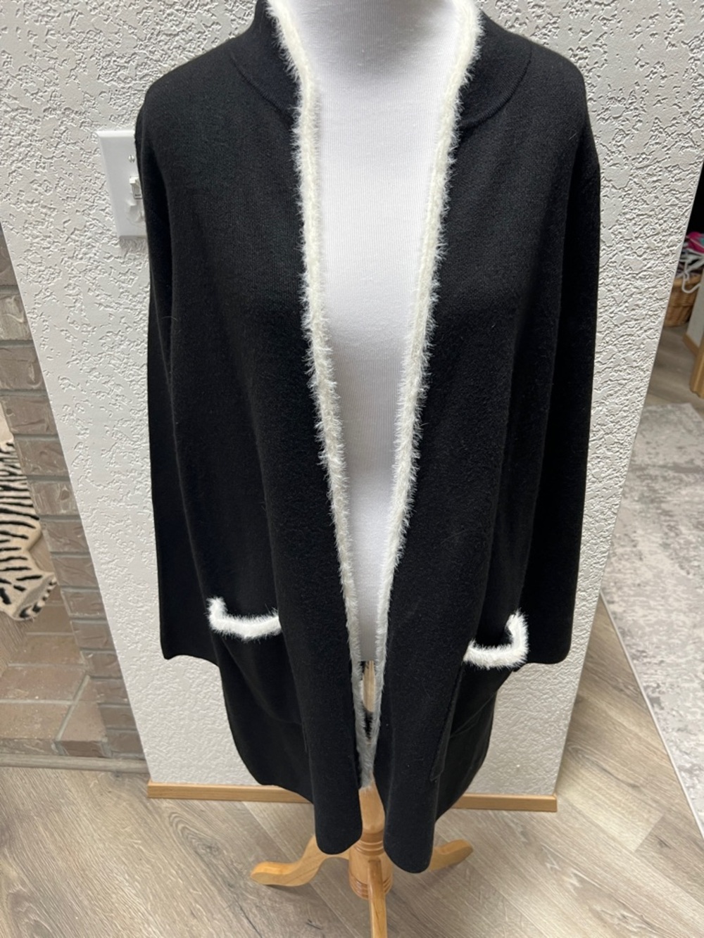 Alfani Black And White Eyelash-Trim Open Front Long Cardigan Sweater Women’s LP